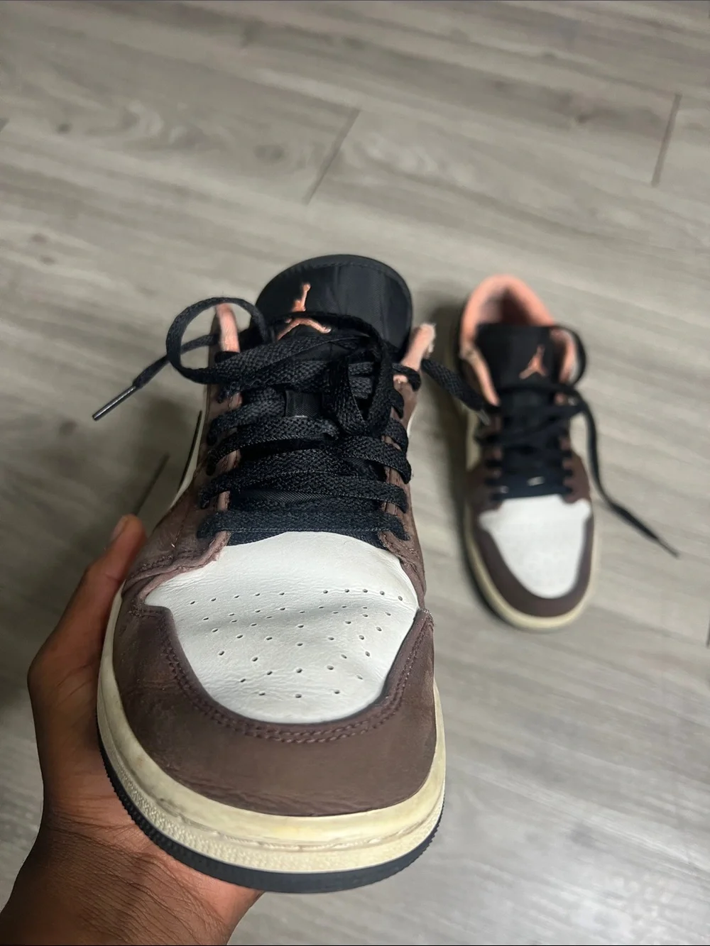 Jordan 1 Low Mocha Brown (9.5)